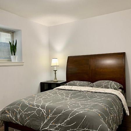 Spacious Burnaby Guest Home Exteriör bild